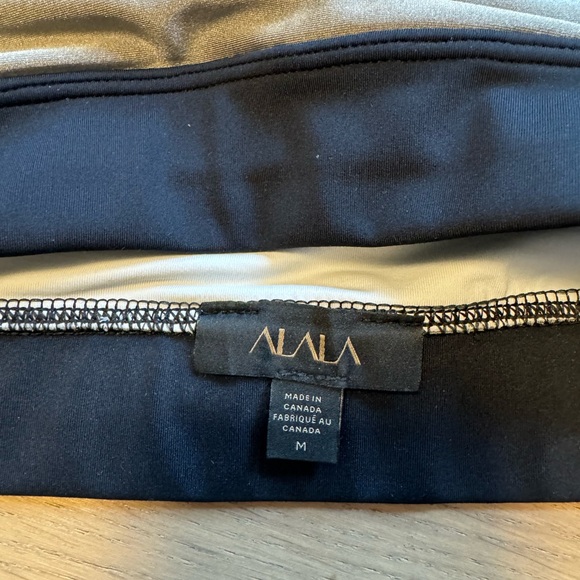 Alala Biker short (S) AND sports bra (M) matching set - Picture 15 of 16